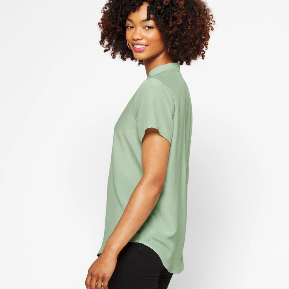 FUN2FUN Emmie V-Neck Blouse Light Green Split Neck Size XXL - Picture 6 of 9